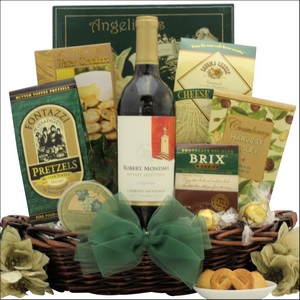 A Chardonnay Christmas White Wine & Gourmet Gift Basket Gift Basket