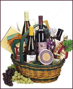 VIP Vintner 3 Wine & Grand Gourmet Gift Basket - NEXT DAY AVAILABLE* Gift Basket
